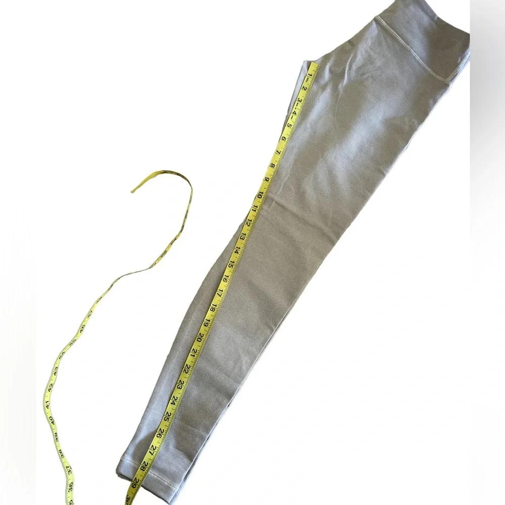 Lululemon Gray & White Striped Legging Size 6 NWOT